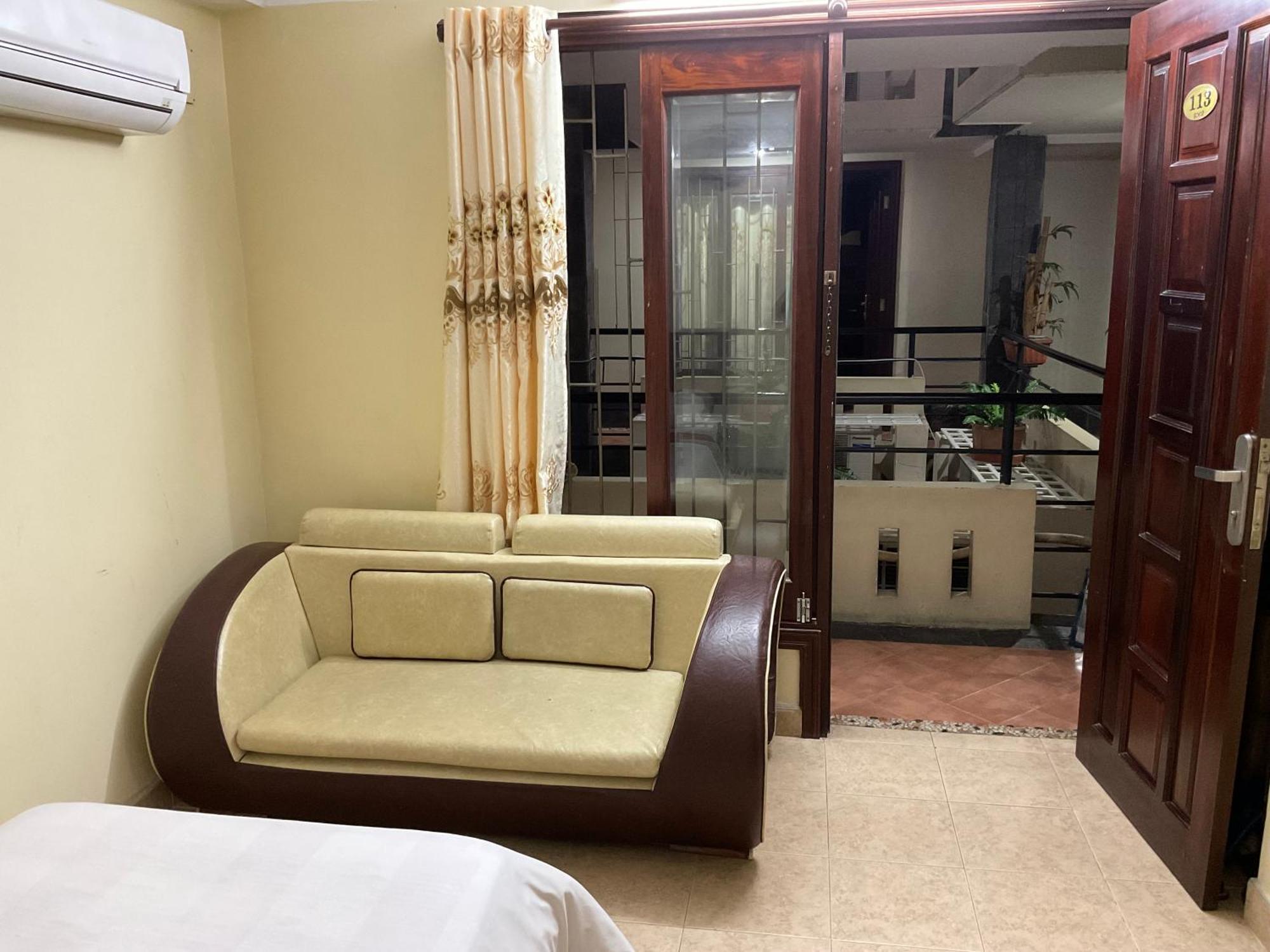 Khach San Minh Chau - Hoa Hung 2* Ho Chi Minh City