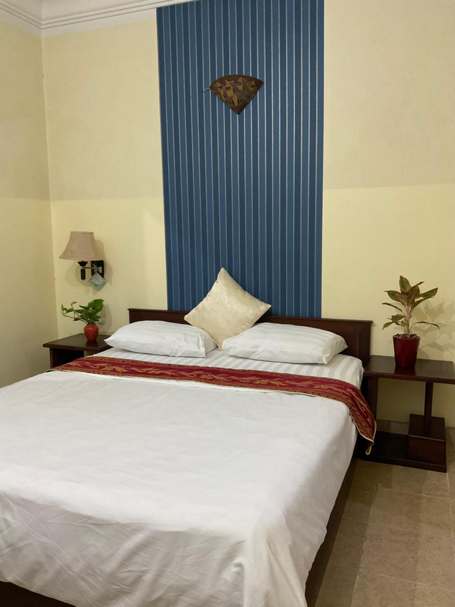 होटल Khach San Minh Chau - Hoa Hung 2*