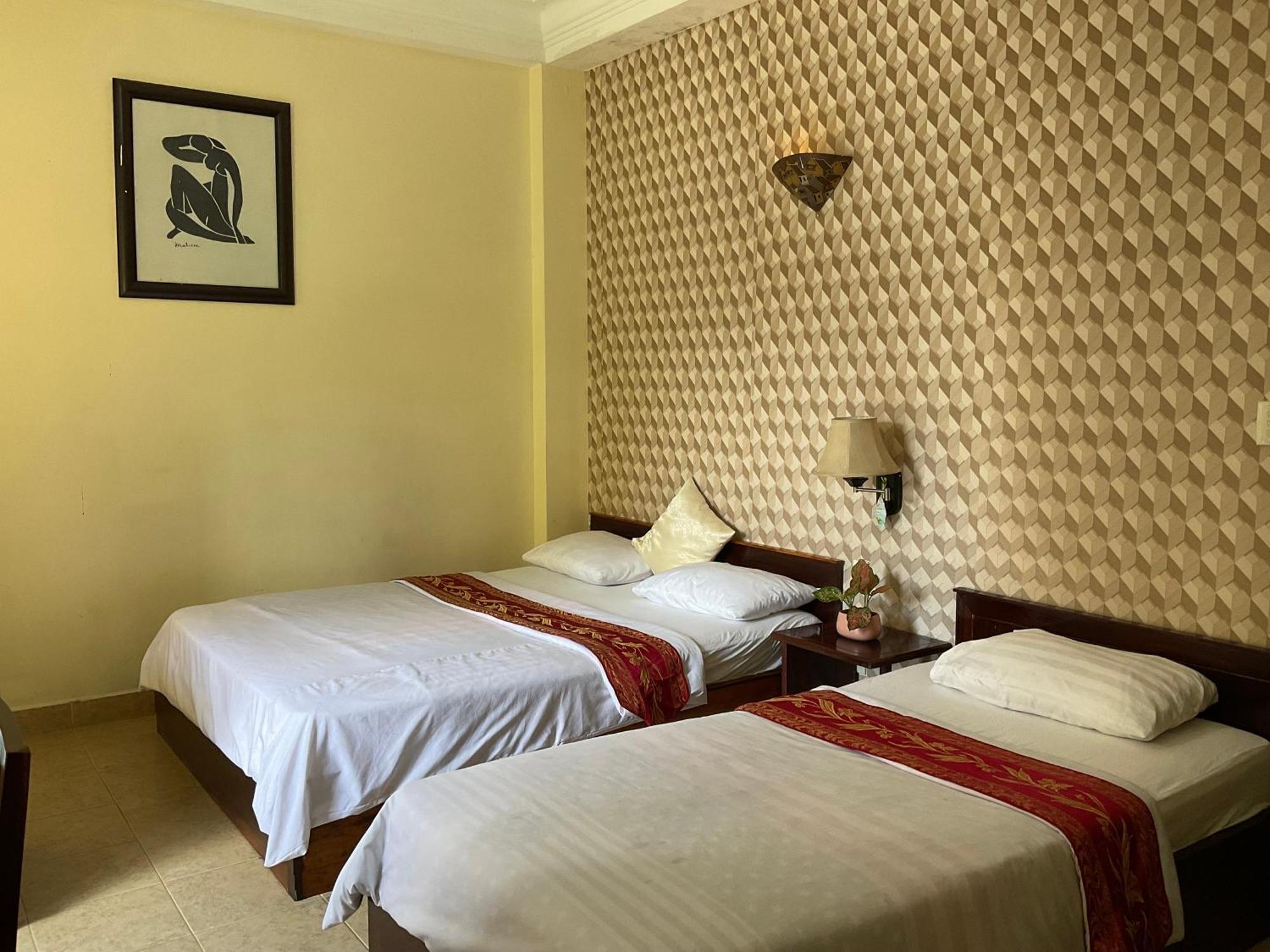 होटल Khach San Minh Chau - Hoa Hung 2*