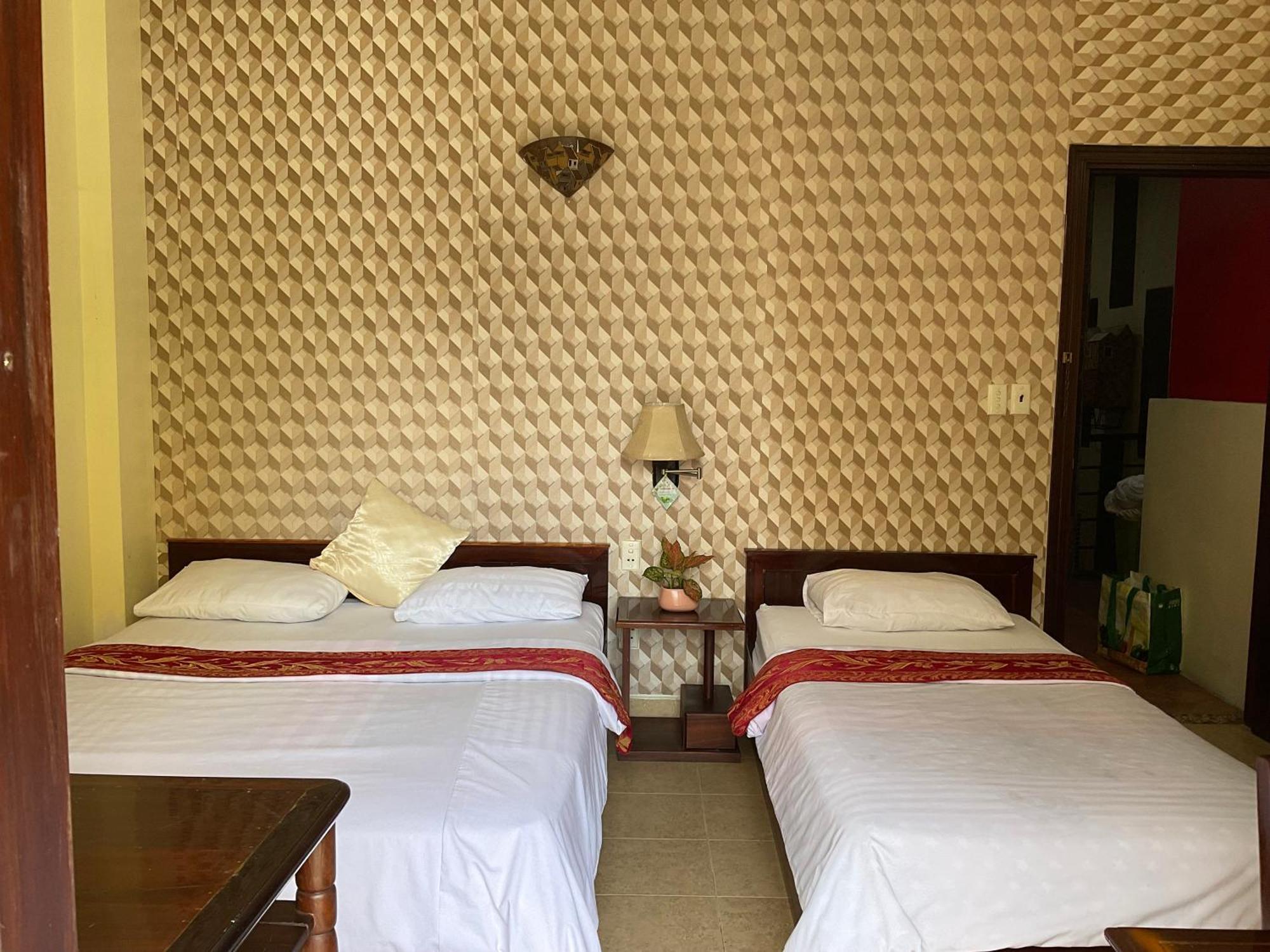 होटल Khach San Minh Chau - Hoa Hung 2*