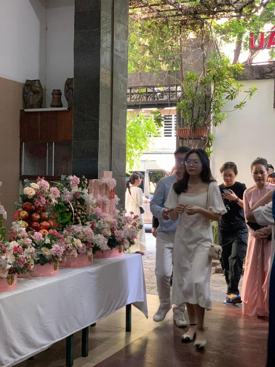 Khach San Minh Chau - Hoa Hung होटल